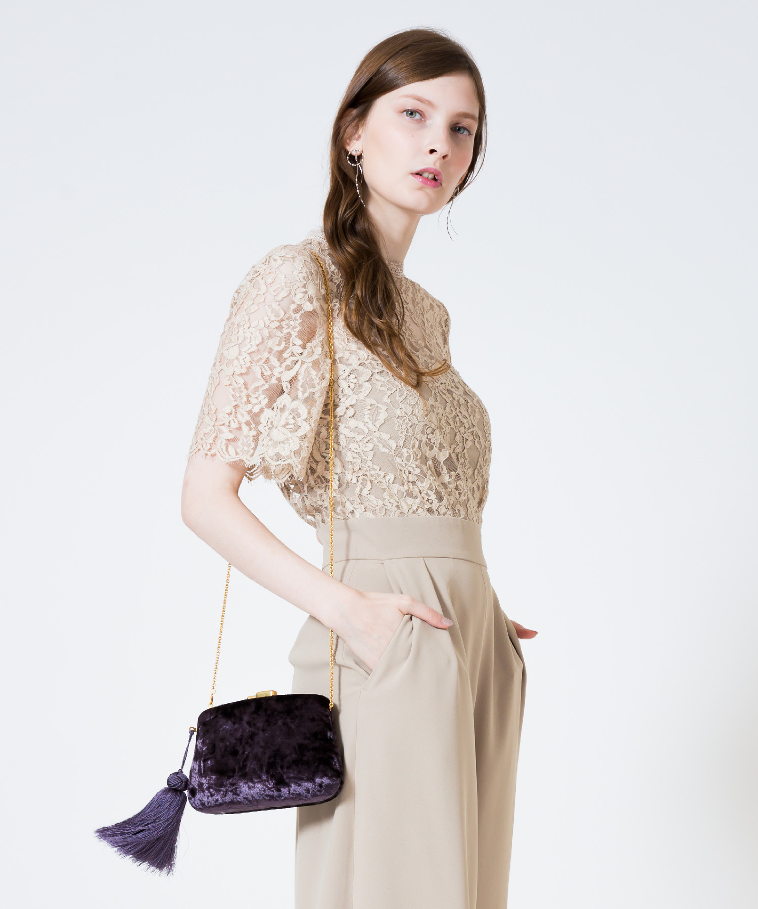 Loulou Willoughby タッセル付ベルベットパーティークラッチバッグ Allureville Official Online Shop アルアバイル公式通販サイト