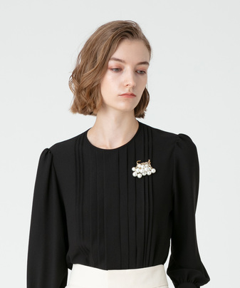 yMOY PARIS (C p)z BP06 BROOCH