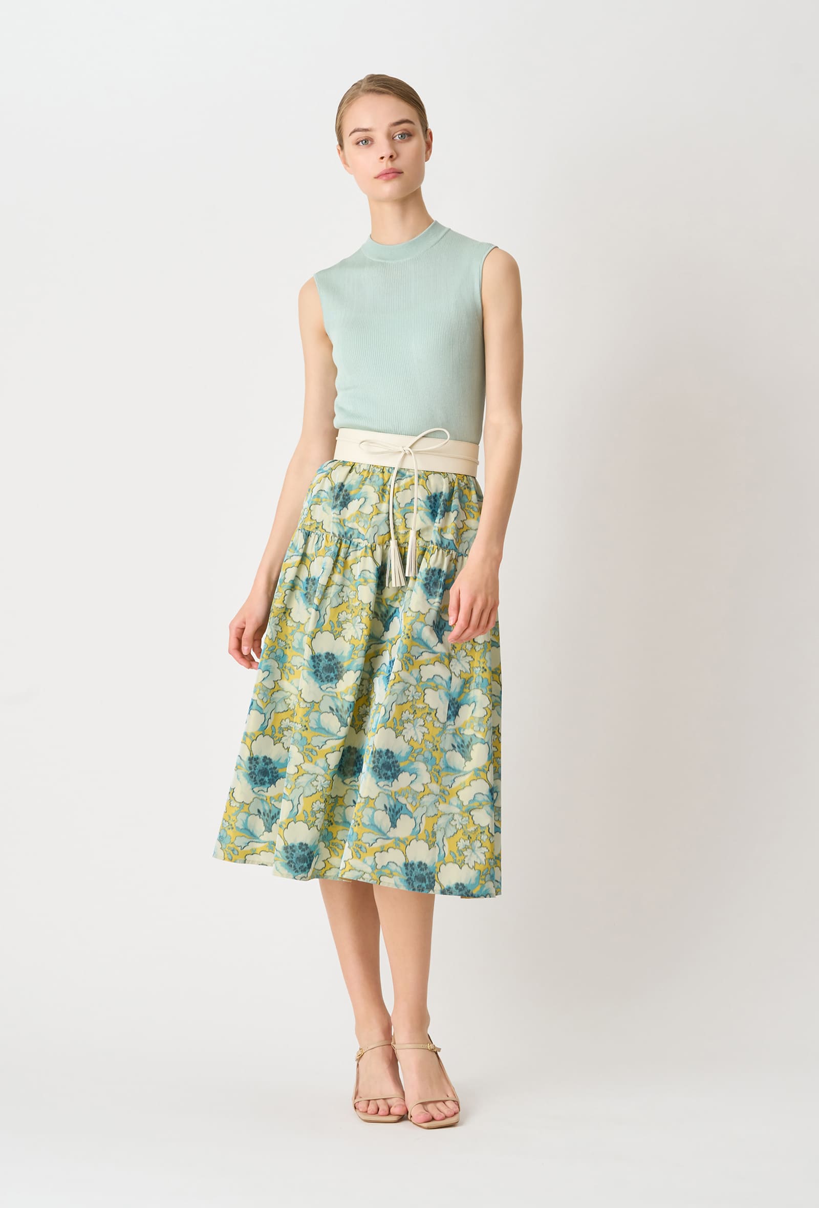 https://ecs-cdn01.magaseek.com/anayi/images/goods/anayi/item/22su_vol2_02_1.jpg