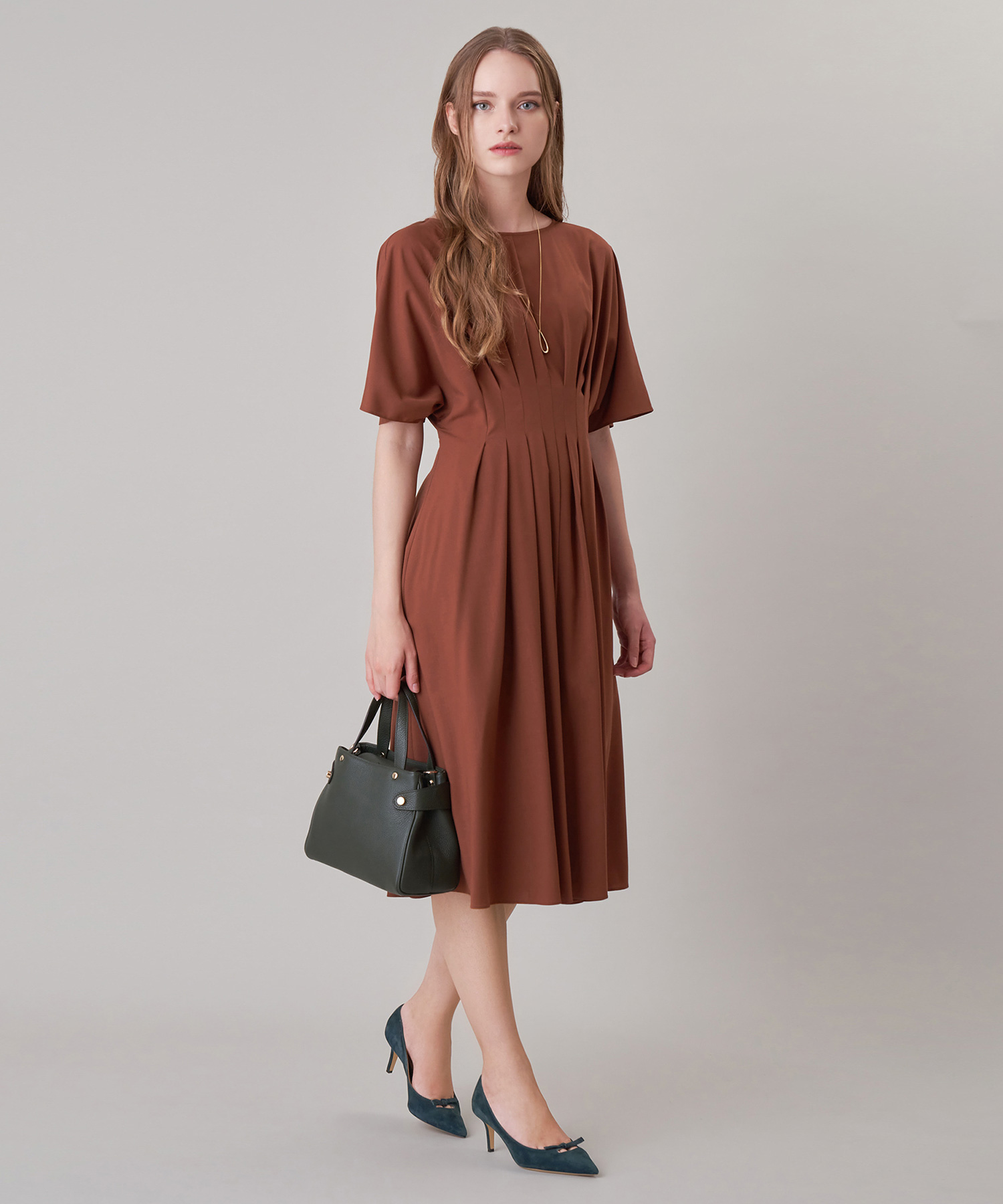 ポリエステルレーヨンタックワンピース Anayi Official Online Store アナイ 公式通販