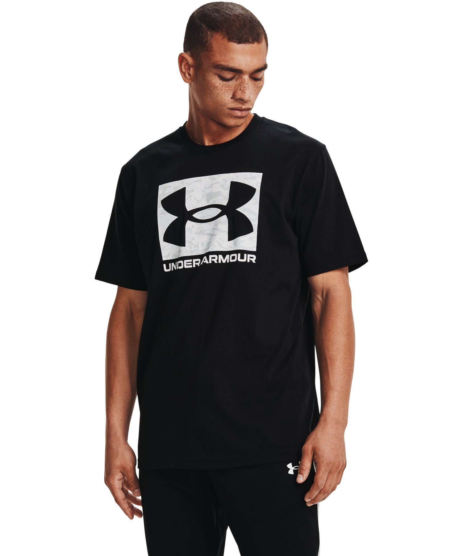 UA ABCカモ ボックスド ロゴ ショートスリーブTシャツ（トレーニング/MEN）
