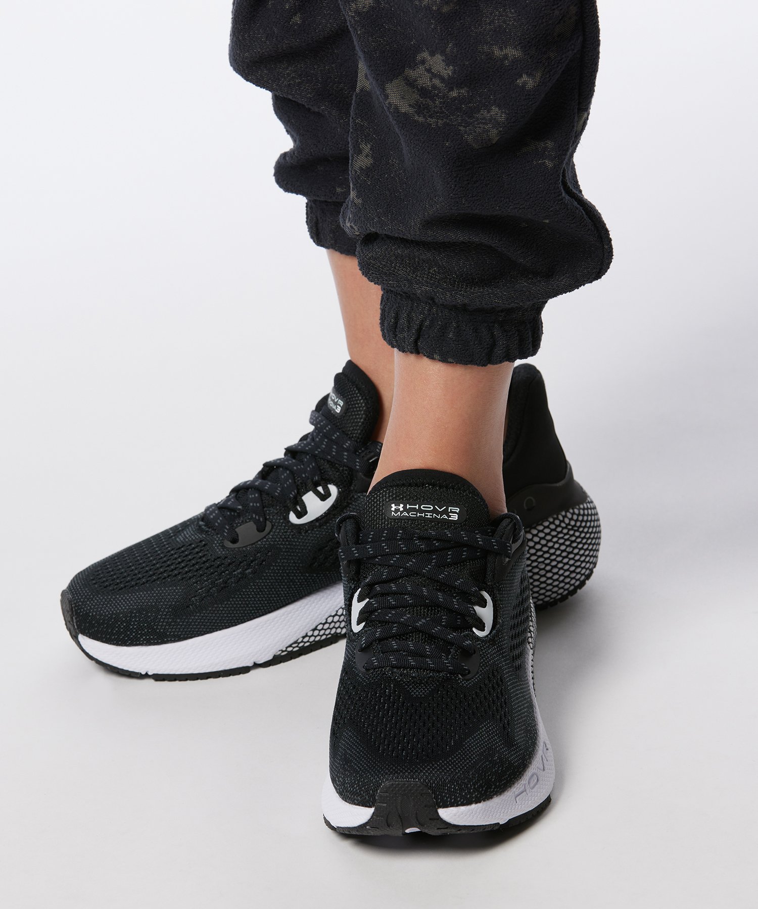 UA�W���[�j�[�e���[ �p���c�i�g���[�j���O/WOMEN�j