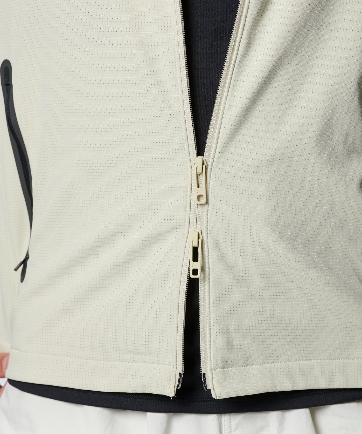 UAアンストッパブル エアベント ジャケット(トレーニング/MEN)