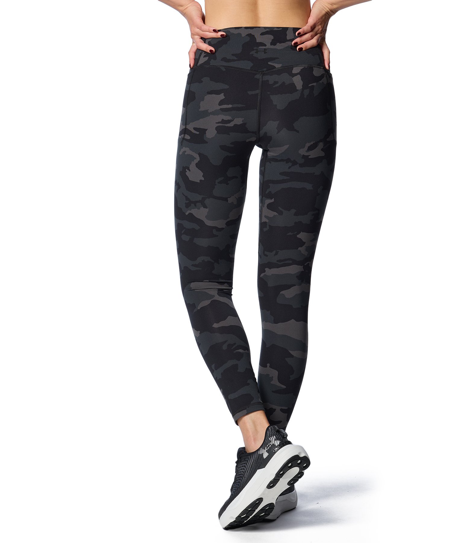 UAfBA vg MXig[jO/WOMENj