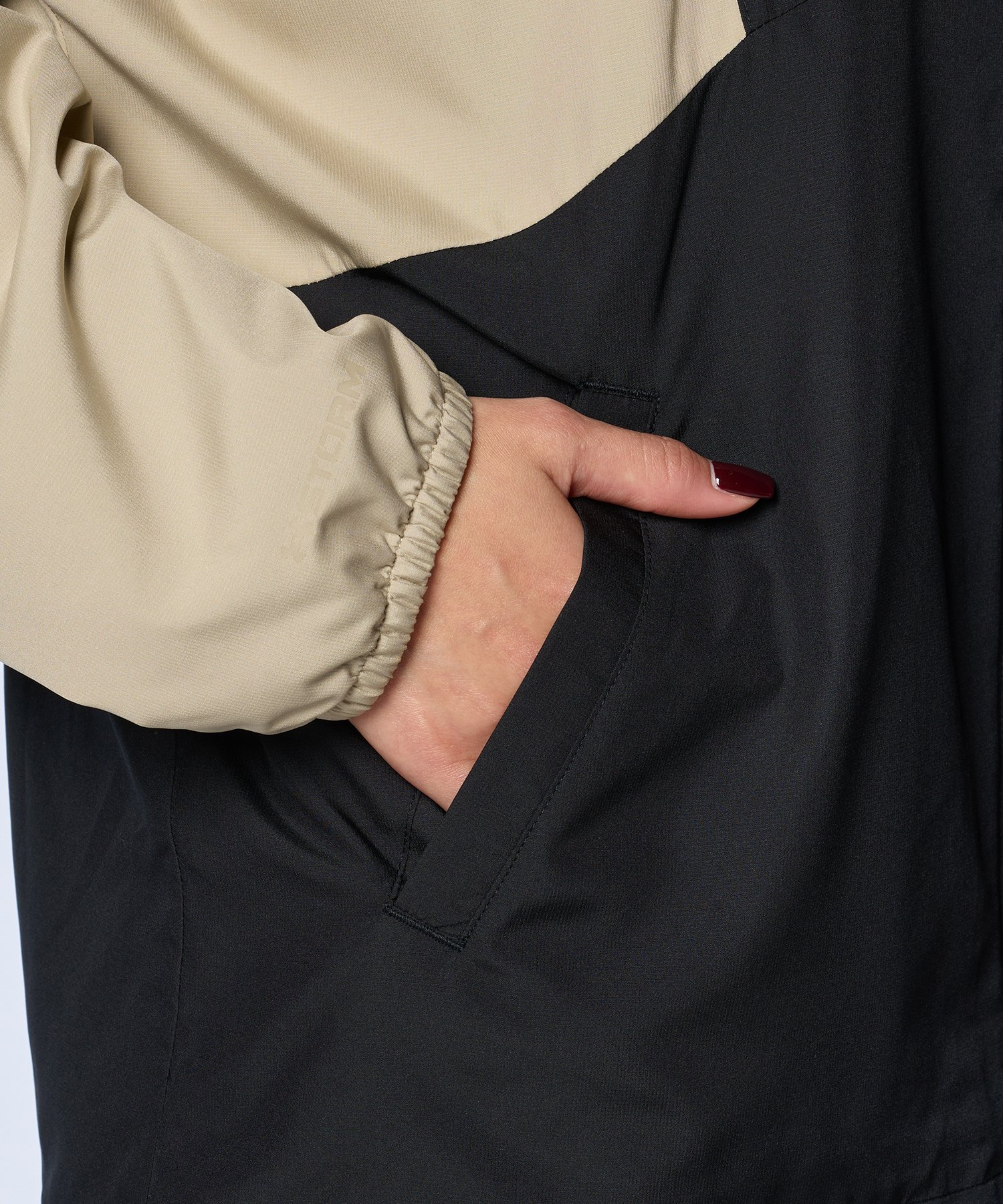 UA���b�V�� ���C�i�[ �E�[�u�� �\���b�h �W���P�b�g�i�g���[�j���O/WOMEN�j