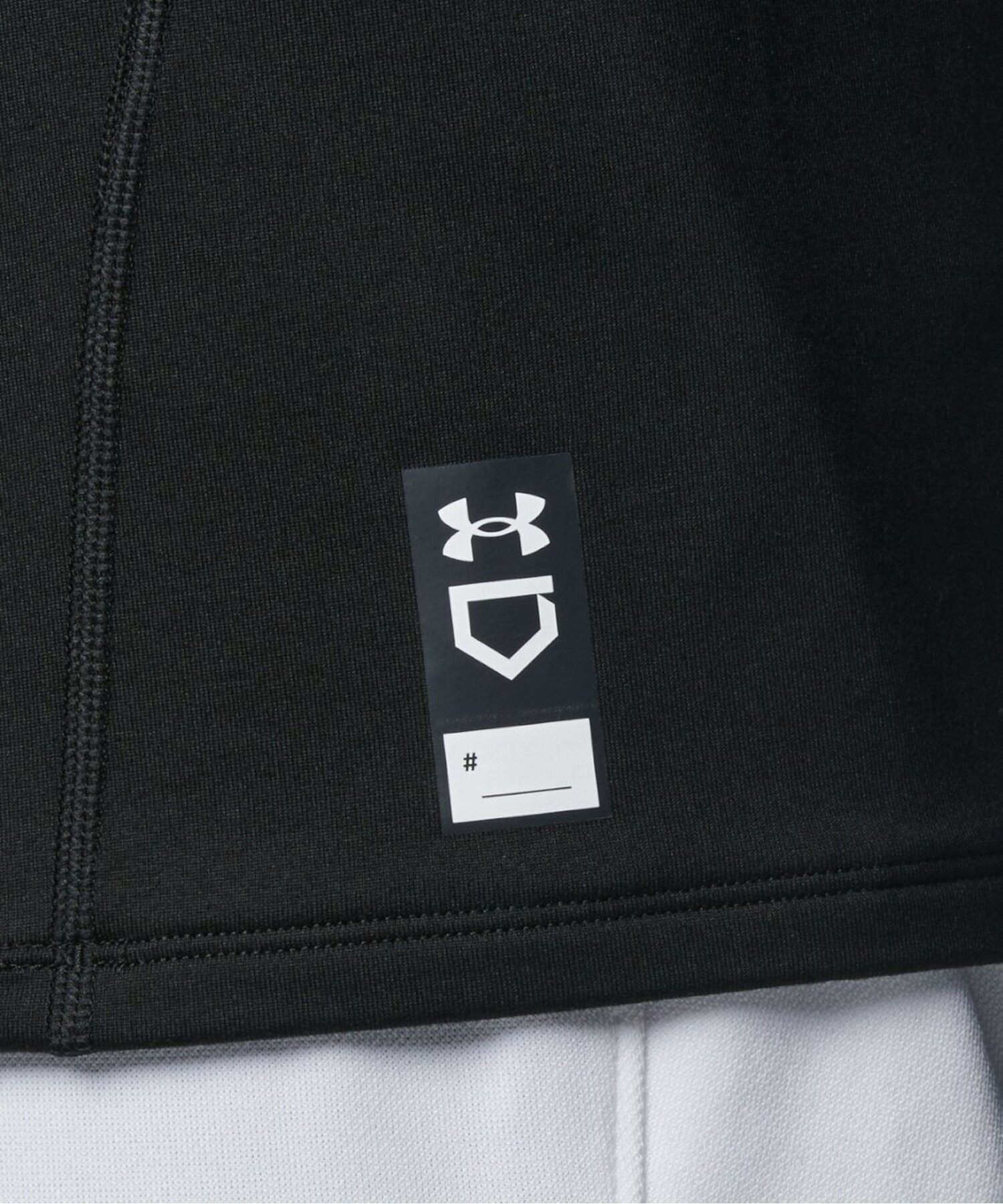 115アンダーアーマー1299390コールドギアS 黒xグレー系 長袖
