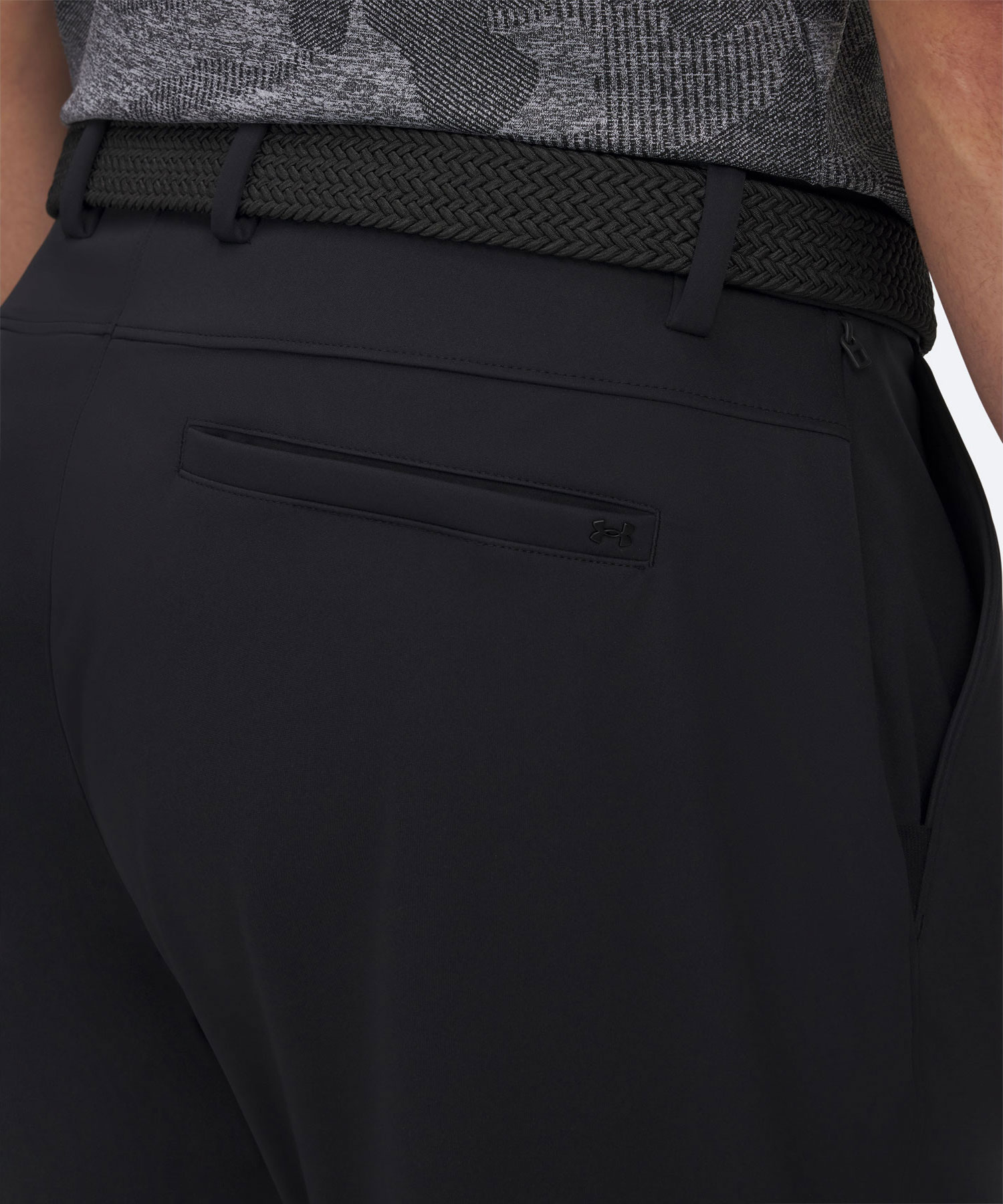新品　アンダーアーマー ゴルフ　マーク入りパンツ「LG・グレー」 アンダーアーマー（UNDER ARMOUR）（メンズ）ゴルフウェア 撥水
