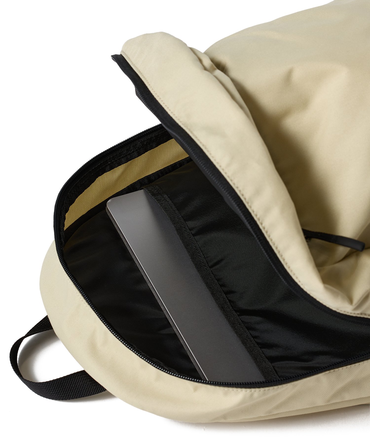 UA���C�g�f�[ �o�b�N�p�b�N�i���C�t�X�^�C��/UNISEX�j