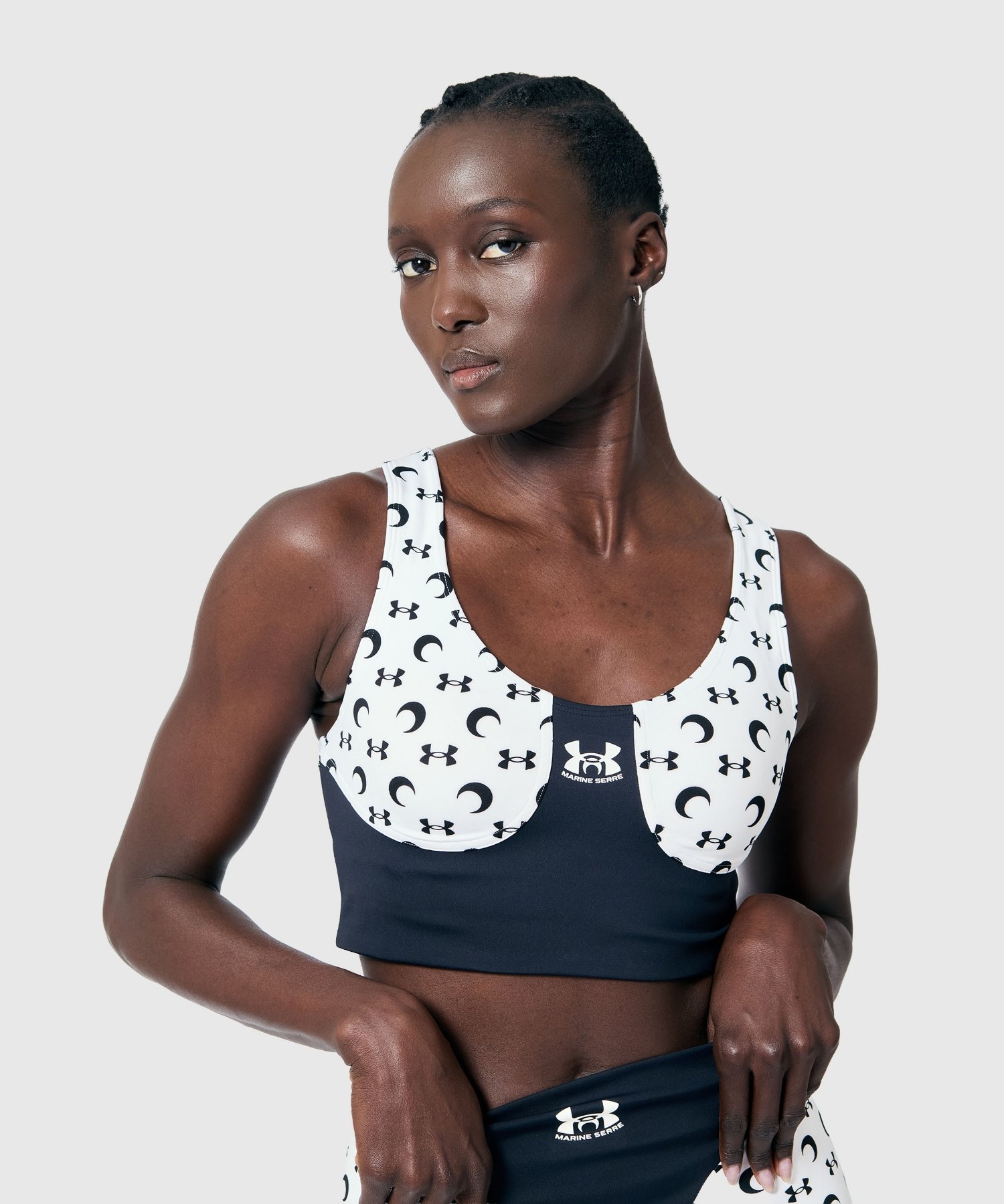 UA �~ MS�u���i�g���[�j���O/WOMEN�j