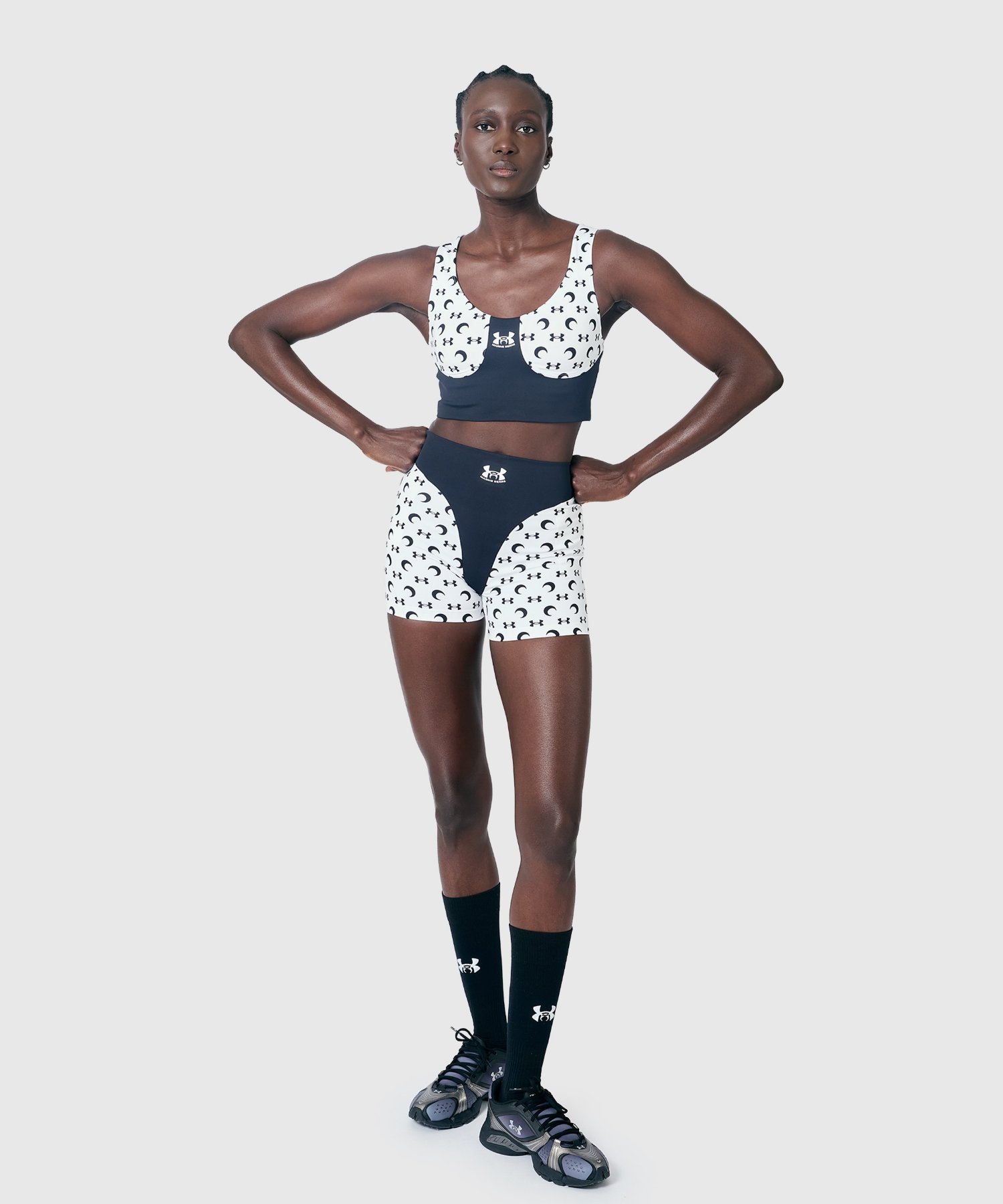 UA �~ MS�u���i�g���[�j���O/WOMEN�j