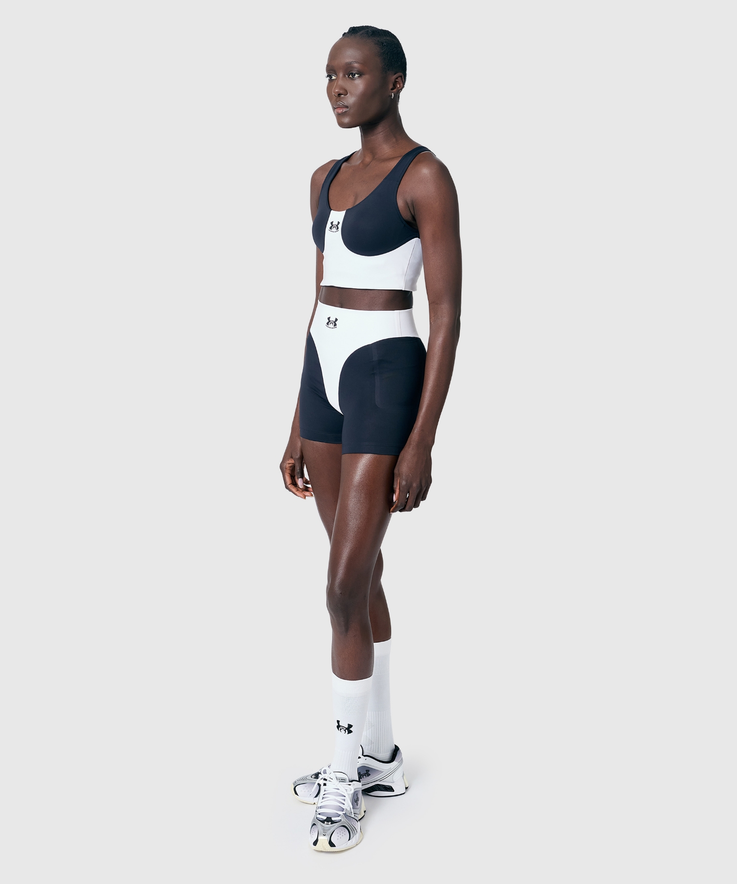 UA �~ MS�u���i�g���[�j���O/WOMEN�j