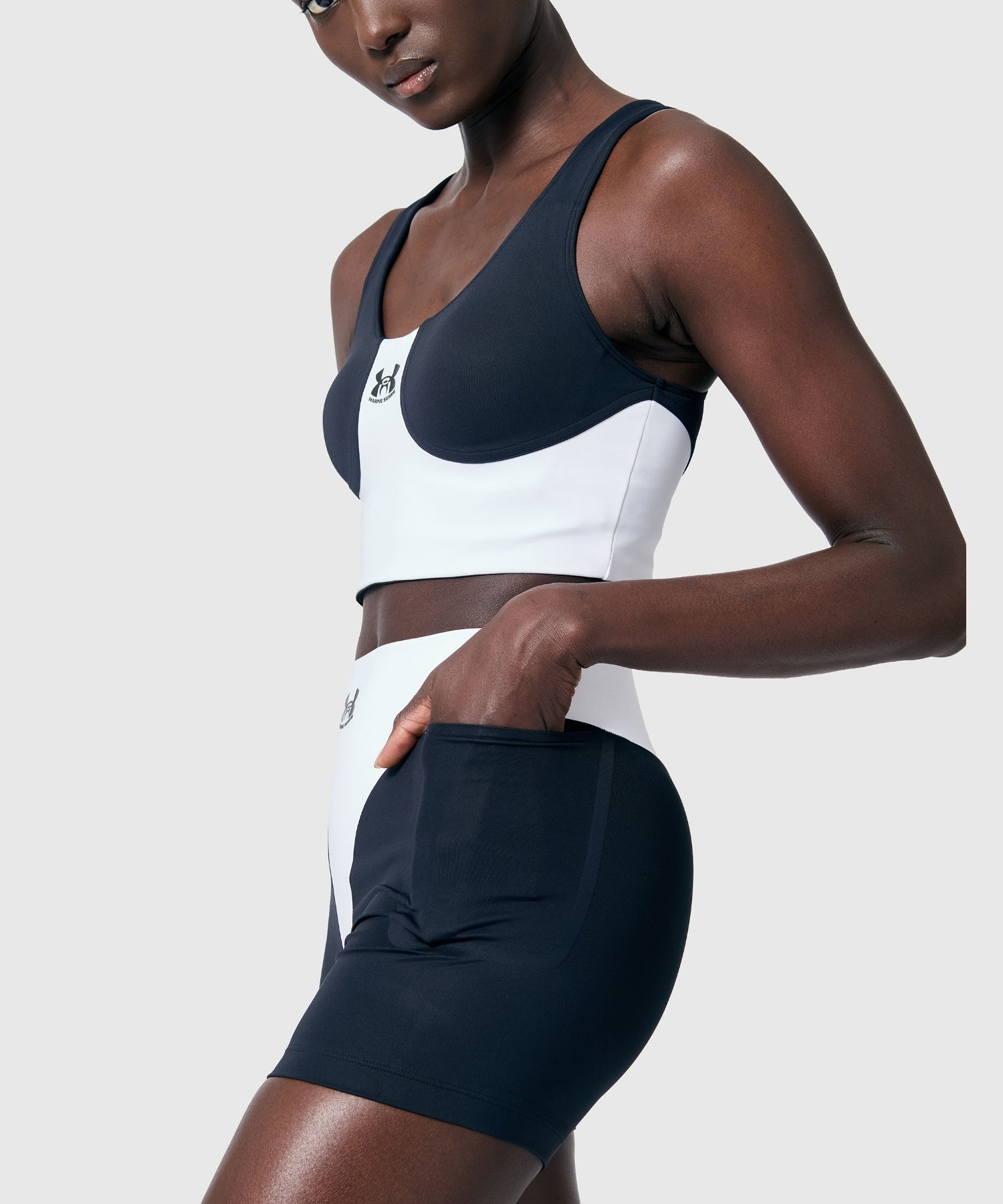 UA �~ MS�q�[�g�M�A �V���[�e�B�i�g���[�j���O/WOMEN�j