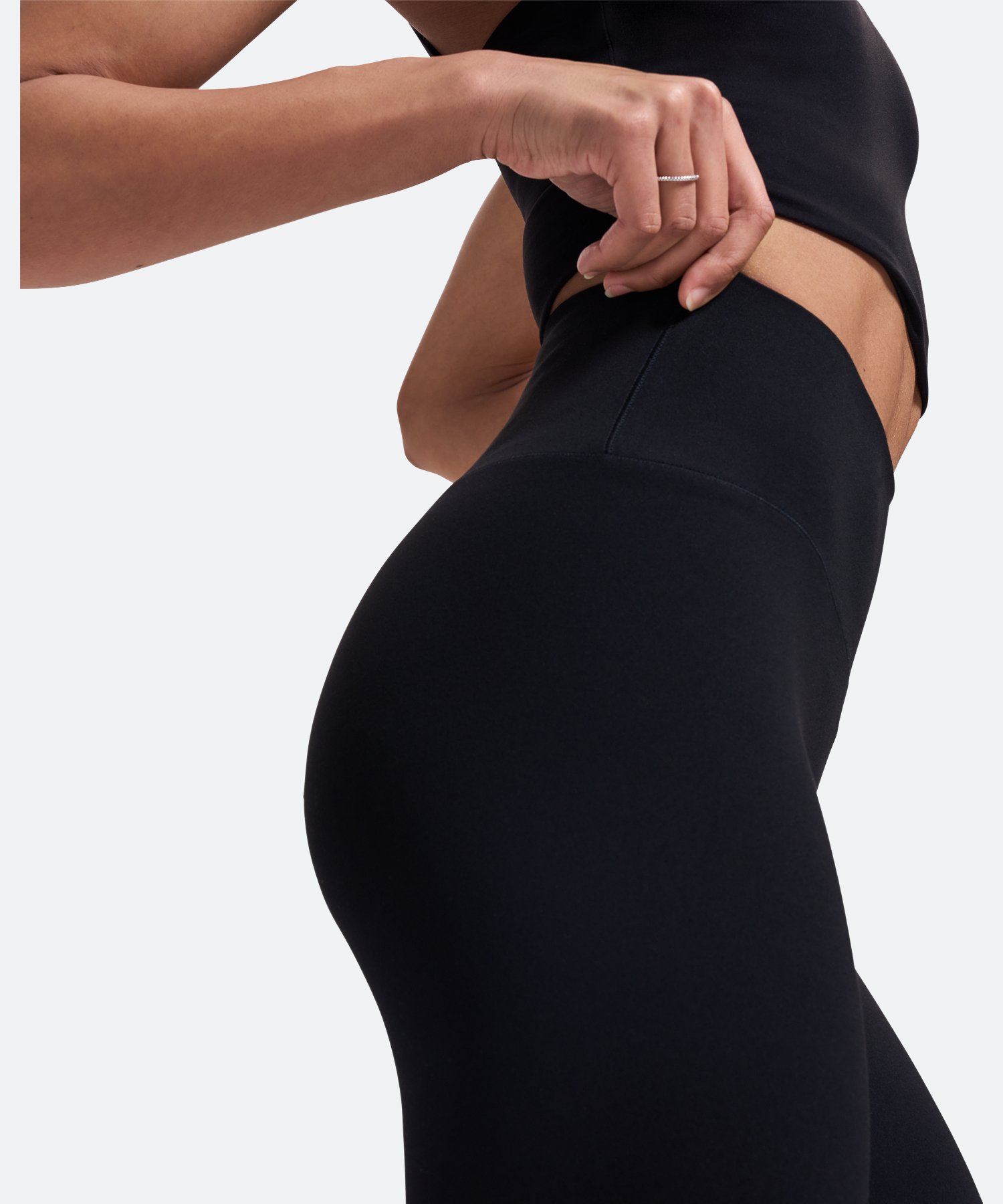 UA�����f�B�A�� ���M���X�i�g���[�j���O/WOMEN�j