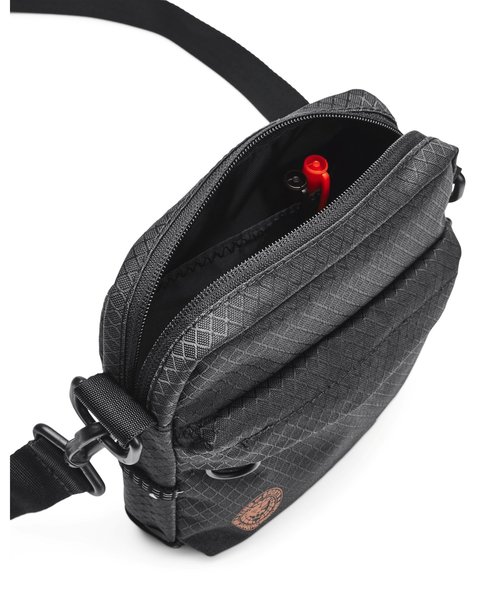 UA���C�I���}�[�N ���[�h�� ���b�v�X�g�b�v �N���X�{�f�B�i�g���[�j���O/UNISEX�j