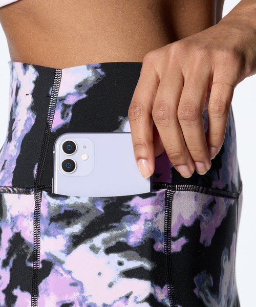 UAfBA vg MXig[jO/WOMENj