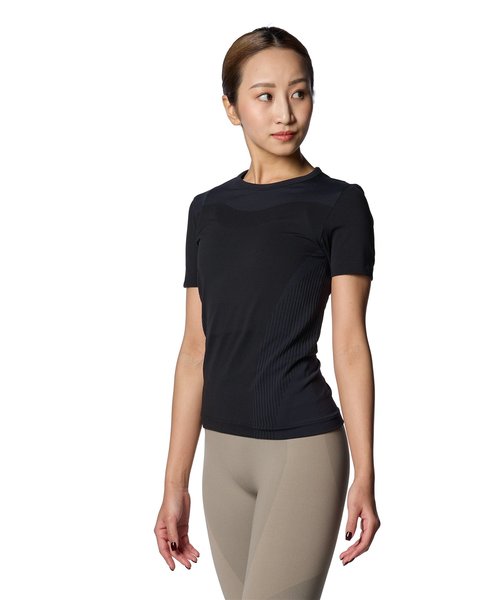 UAバニッシュ エリート シームレス ショートスリーブTシャツ(トレーニング/WOMEN)
