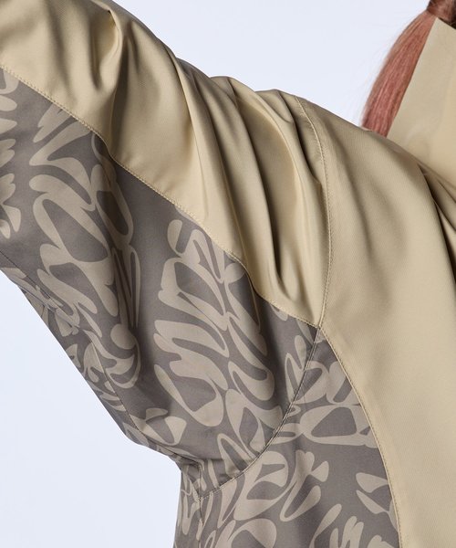 UA���b�V�� ���C�i�[ �E�[�u�� �v�����g �W���P�b�g�i�g���[�j���O/WOMEN�j