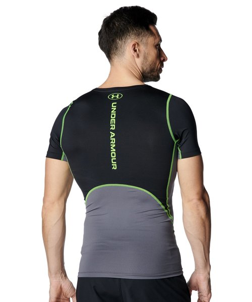 UAヒートギアアーマー コンプレッション ノベルティ ショートスリーブ シャツ(トレーニング/MEN)