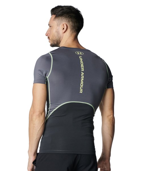 UAヒートギアアーマー コンプレッション ノベルティ ショートスリーブ シャツ(トレーニング/MEN)