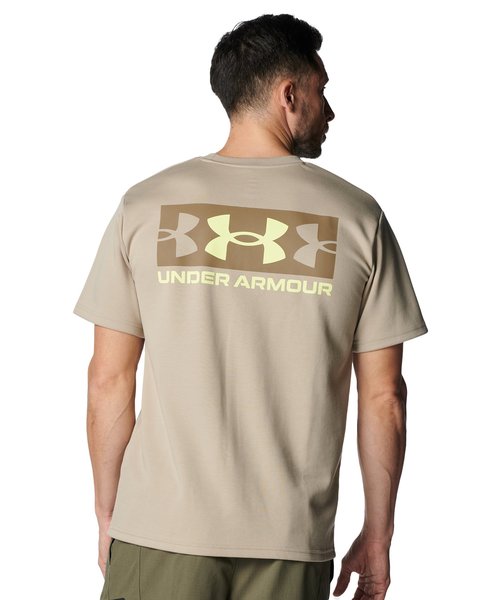 UAヘビーウエイト アンプリファイ ノベルティ ロゴ ショートスリーブ Tシャツ（ライフスタイル/MEN）