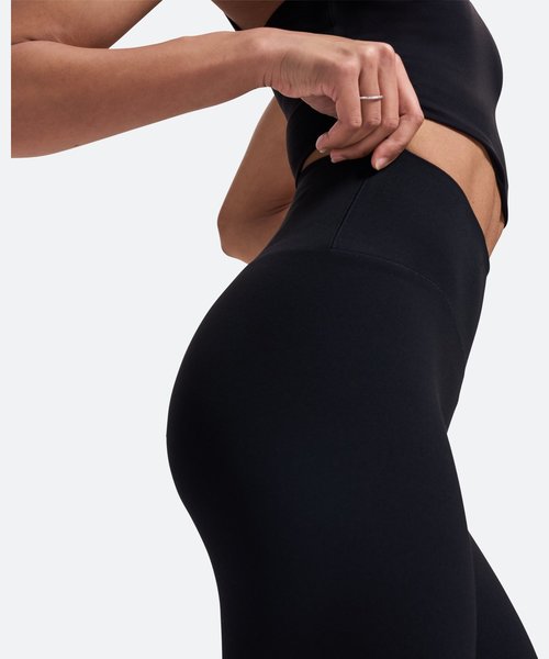 UA�����f�B�A�� ���M���X�i�g���[�j���O/WOMEN�j