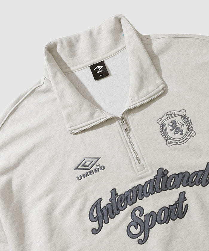 UMBRO KOREA】HERITAGE HALF－JIP SWEAT SHIRT ｜【デサント公式通販