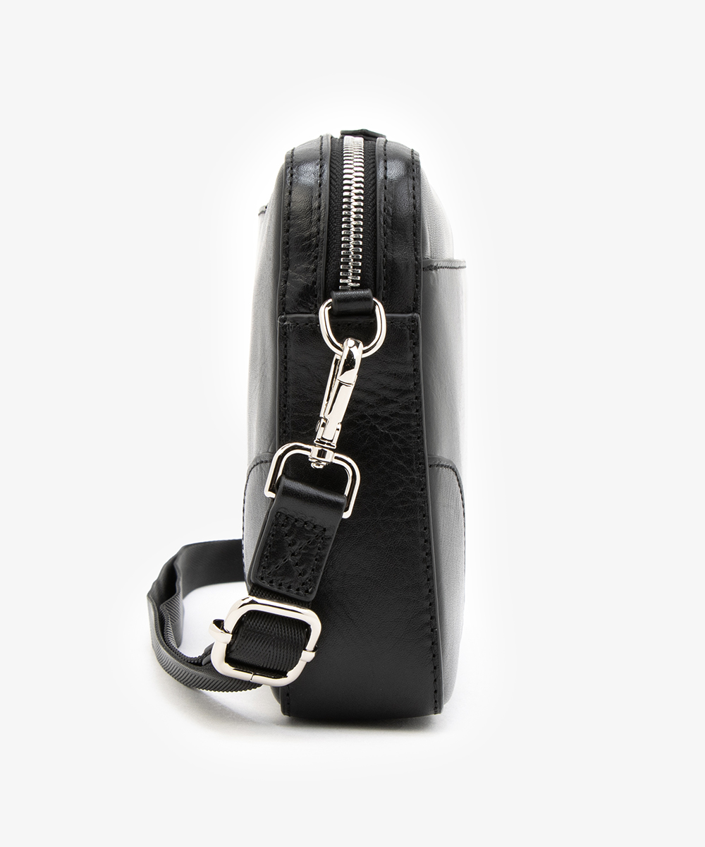 STRANUOVO レザー バッグ ネイビー 42×32×5cm 新品未使用。 STRANUOVO レザー バッグ ネイビー 42×32×5cm 新品未使用。 2025