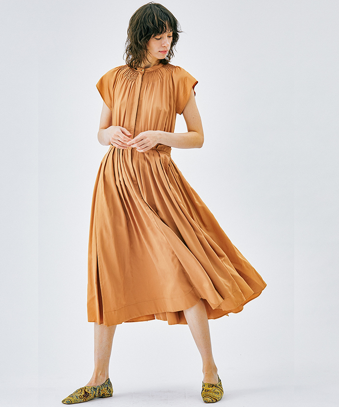 オンラインストア限定 値下げ ランバンオンブルー コットンサテンタックワンピース ネイビー 日本全国送料無料