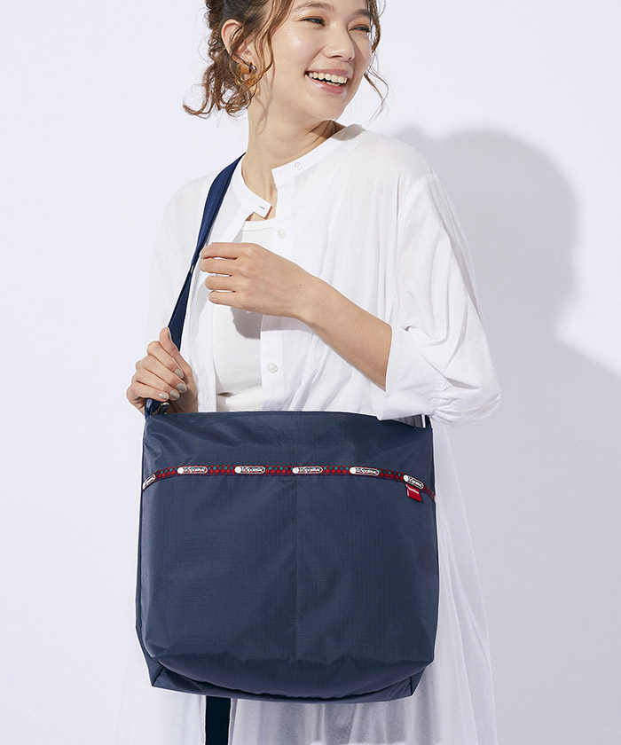 レスポートサック Familiar CLEO CROSS BODY HOBO 紺30cmタテ - praksislaering.dk