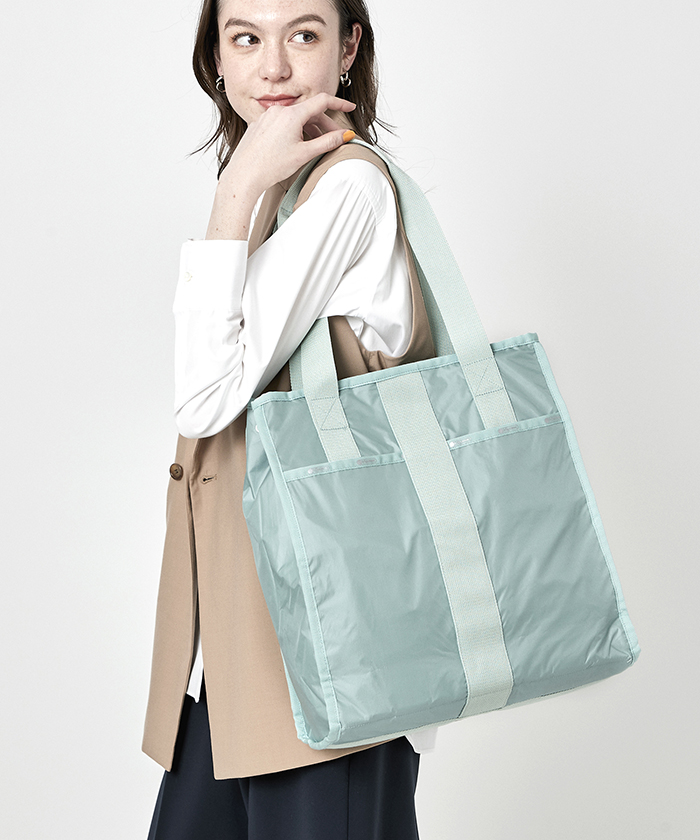 MEDIUM CITY TOTEソフトアークティックC（トートバッグ）｜LeSportsac