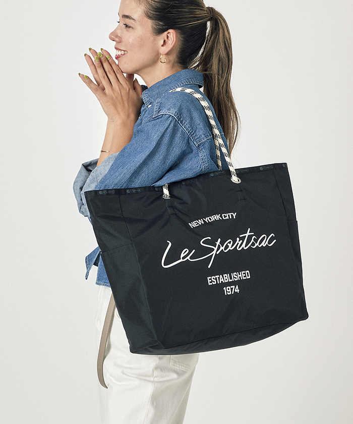 LARGE 2 WAY TOTE2ウェイブラックスクリプト（トートバッグ）｜LeSportsac｜レスポートサック公式