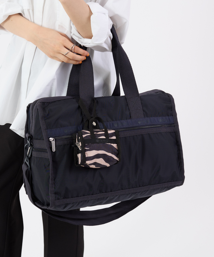 MICRO WEEKENDER CHARMラフィアゼブラ（ポーチ）｜LeSportsac