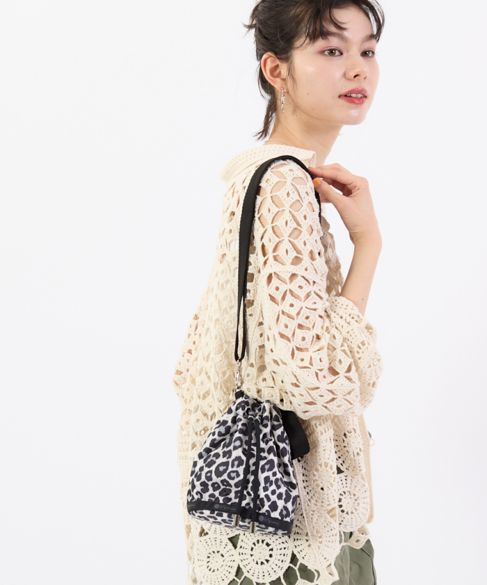 優れた品質 DRAWSTRING BUCKET XBODYニュートラルレオパード（ミニバッグ バッグ