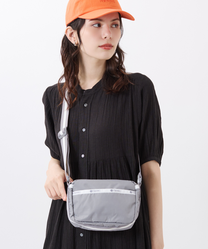 ■LeSportsac■CAMERA CROSSBODYスペクテイター CAMERA CROSSBODYスペクテイターブラック（ミニバッグ