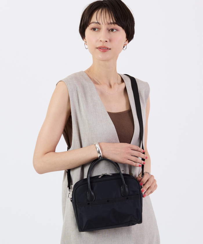 すぐ届く【LeSportsac】ショルダーバック SQUARE TH CROSSBODY SQUARE TH CROSSBODYアップタウンディープシーブルー/ブラック