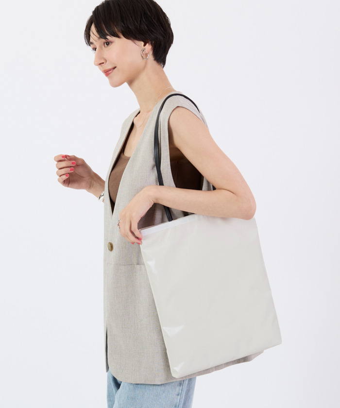 新品☆LeSportsac トートバッグ ハンドバッグ ナイロン A4 希少デザイン 激レア☆LeSportsac トートバッグ ナイロン レザー