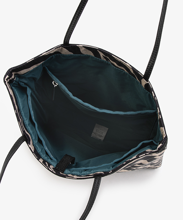LeSportsac ●ナイロン リサイクルド バックパック Black DAILY BACKPACK/リサイクルドブラックJP / LeSportsac
