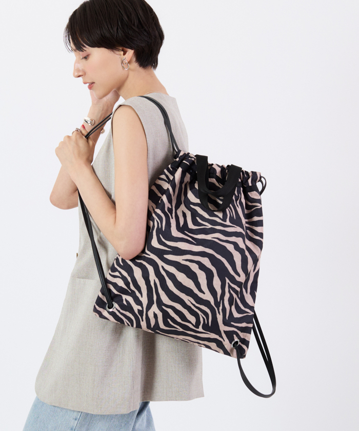 国内直営【LeSportsac】TH CITY ナップサック アップタウン 2way TH CITY KNAPSACKアップタウンサンドバー/ブラック（バック