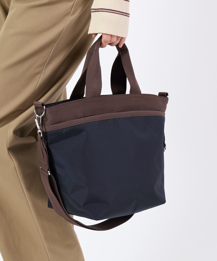国内完売色●LeSportsac●BUCKET TOTEディープシーブルー BUCKET TOTEディープシーブルー/ガーデニア（トートバッグ
