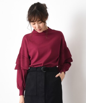 913