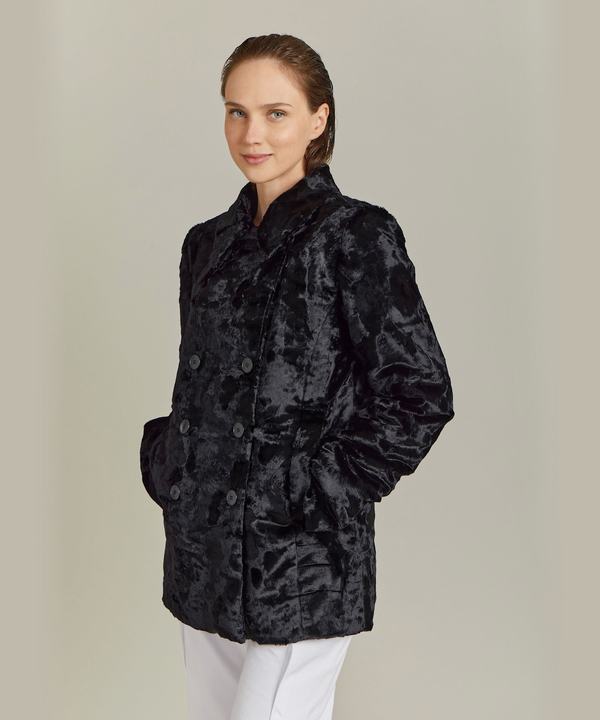 UT68 CABAN �W���P�b�g