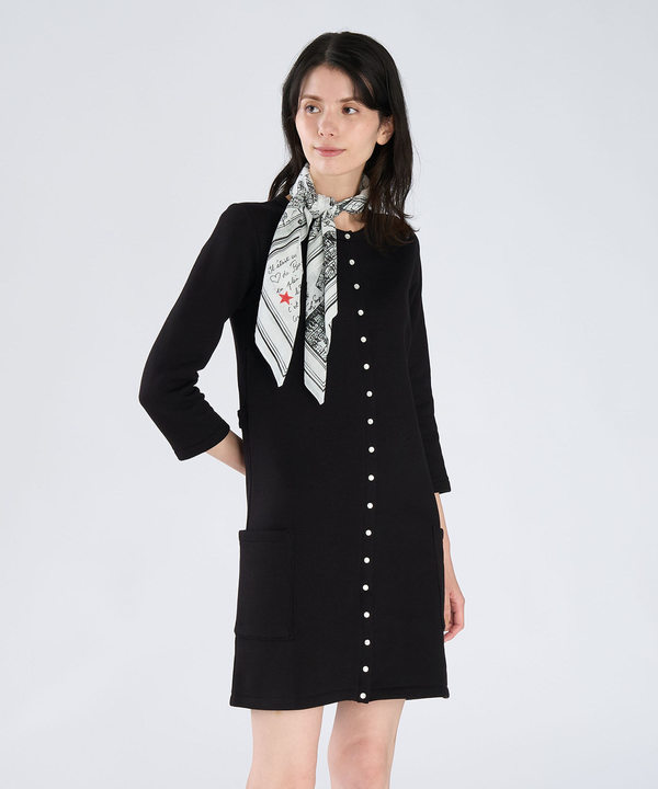 I[KjbNRbg g  J[fBKvbV "Robe" 