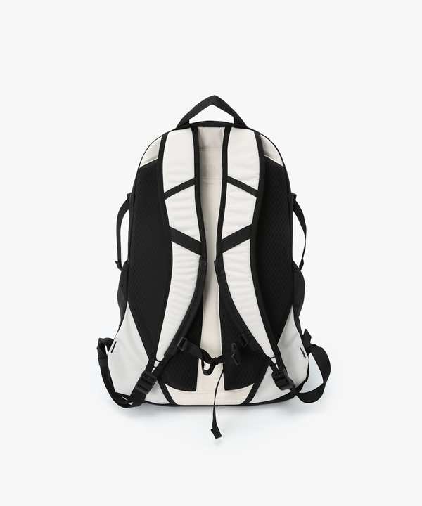 agnes b. �~ HH Stetind 20