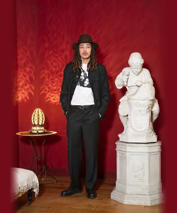 Y vg Rbg  A[eBXg TVc "Rafael Gray"