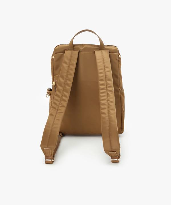 yOutletz obNpbN (JS22D|02)