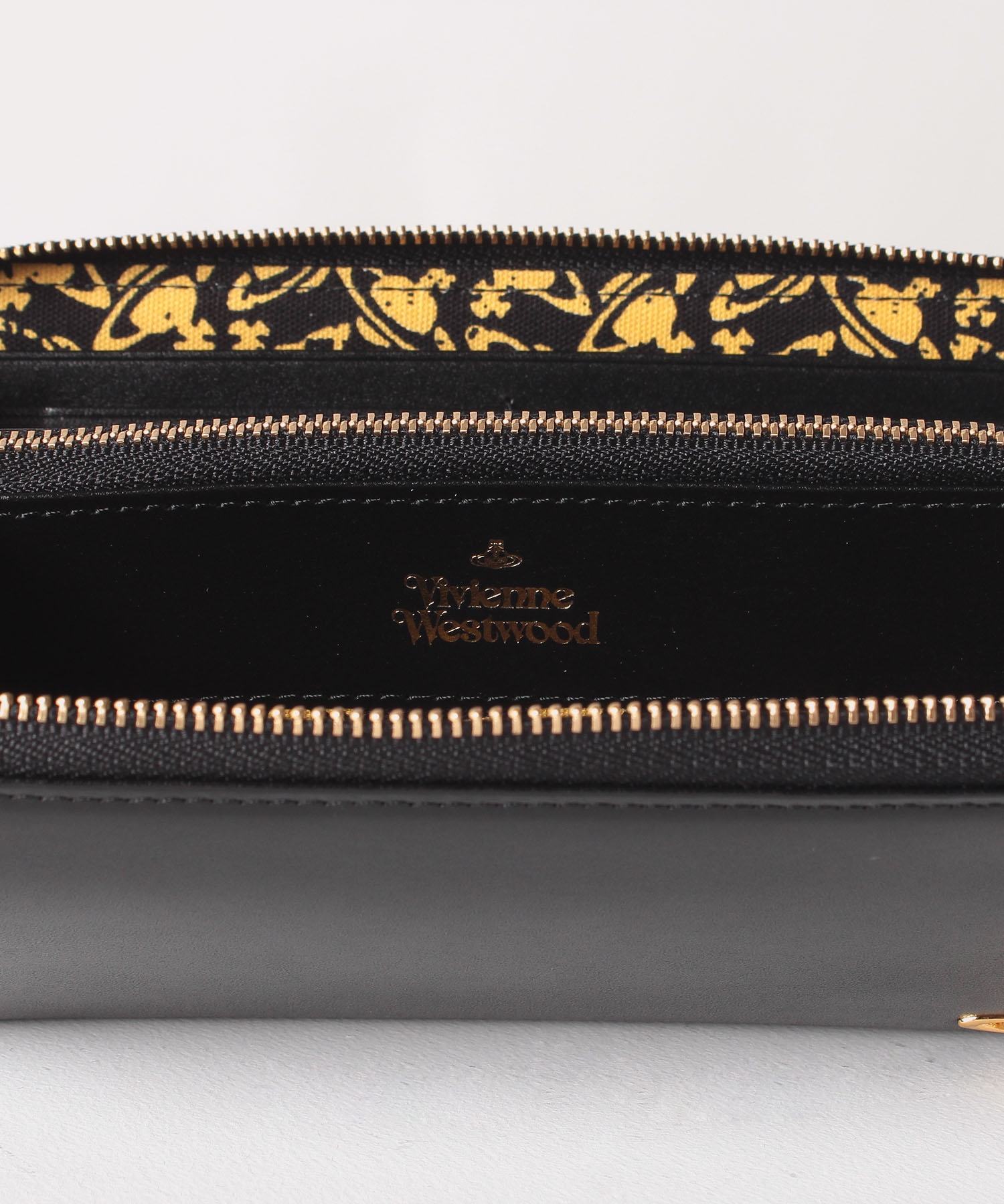 新品4】Vivienne Westwood 金彩フレーム ファスナー長財布-