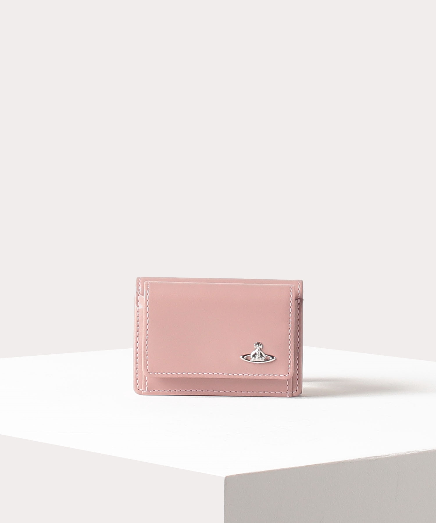 人気のミニ財布はVivienne WestwoodのWATER ORBです