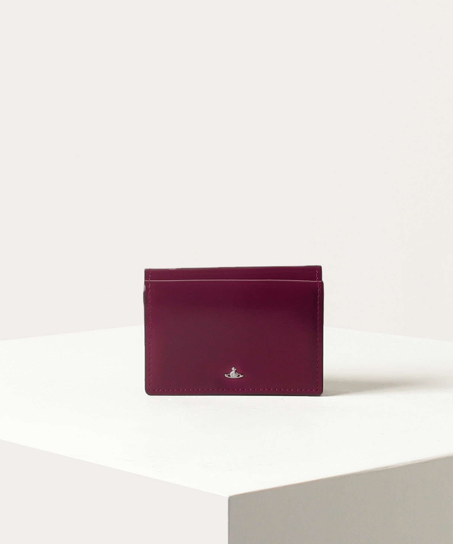 人気のミニ財布はVivienne WestwoodのADVANです
