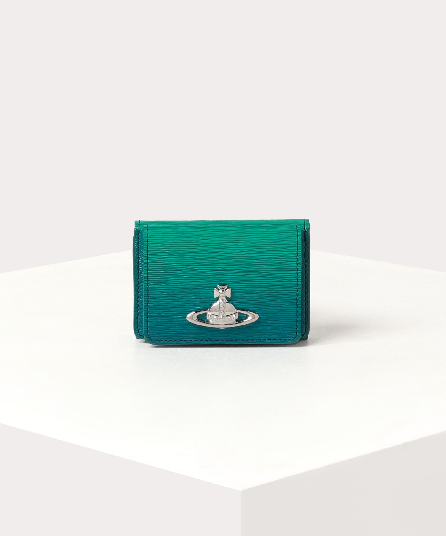 人気のミニ財布はVivienne Westwoodのグラデーションです