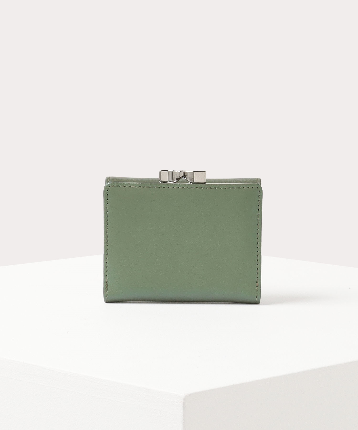 PEARLISED LEATHER 口金三つ折り財布(グリーン)(レディース PEARLISED LEATHER 口金三つ折り財布(グリーン)(レディース